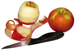 Pomme épluchée au couteau